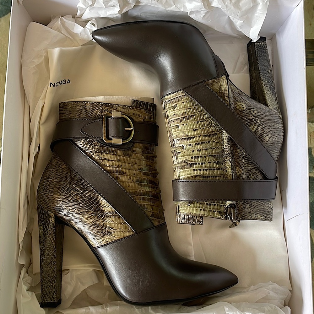 Balenciaga Olive Green Lizard Leather Ankle Boots/Booties (EU 38.5)